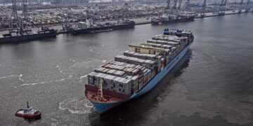 Maersk secures green e-methanol for worlds first carbon neutral container ship