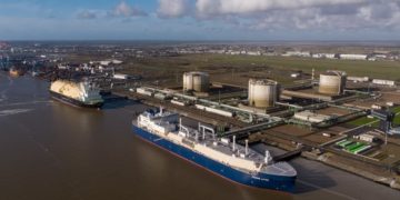 Total Sells Its Interest in the Fos Cavaou Regasification Terminal
