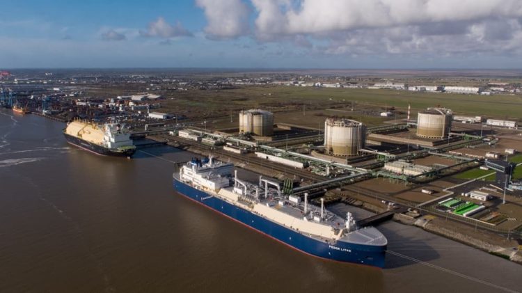 Total Sells Its Interest in the Fos Cavaou Regasification Terminal