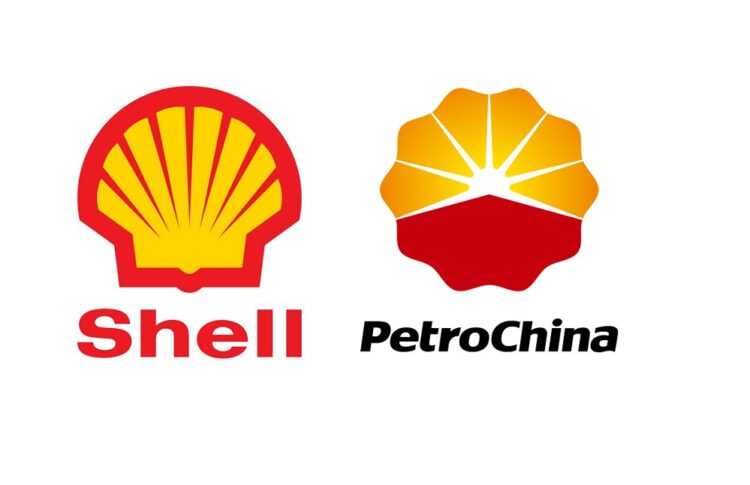 Shell and PetroChina sign world's first carbon-neutral term LNG deal